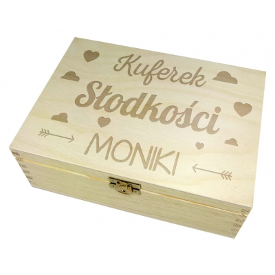 Pudełko drewniane na dzień kobiet Kuferek słodkości + imię